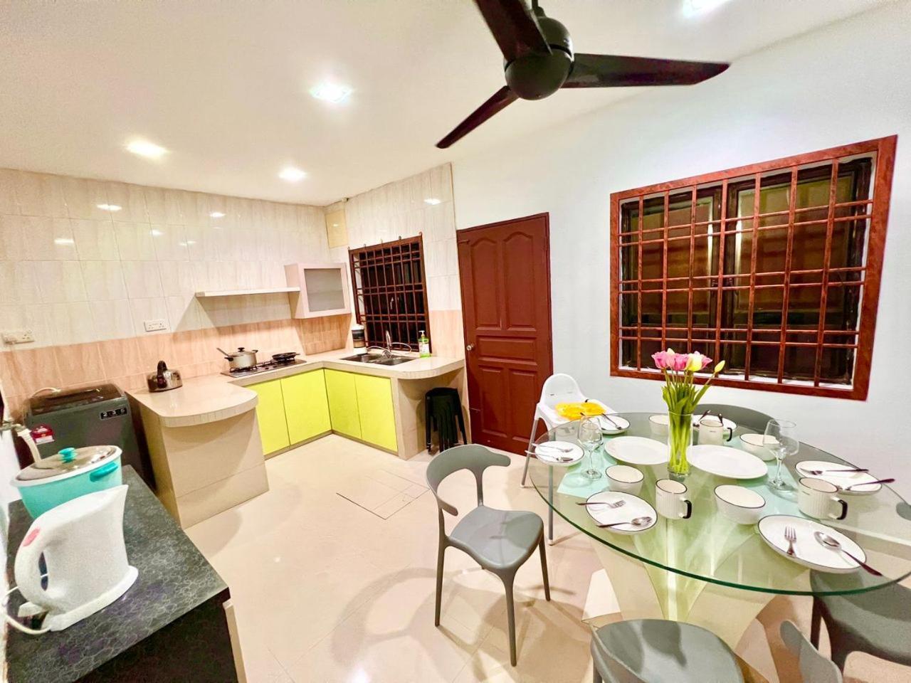 Comfort Cozy Landed House For Familiy 2room 8pax Bukit Indah Holiday home Johor Bahru