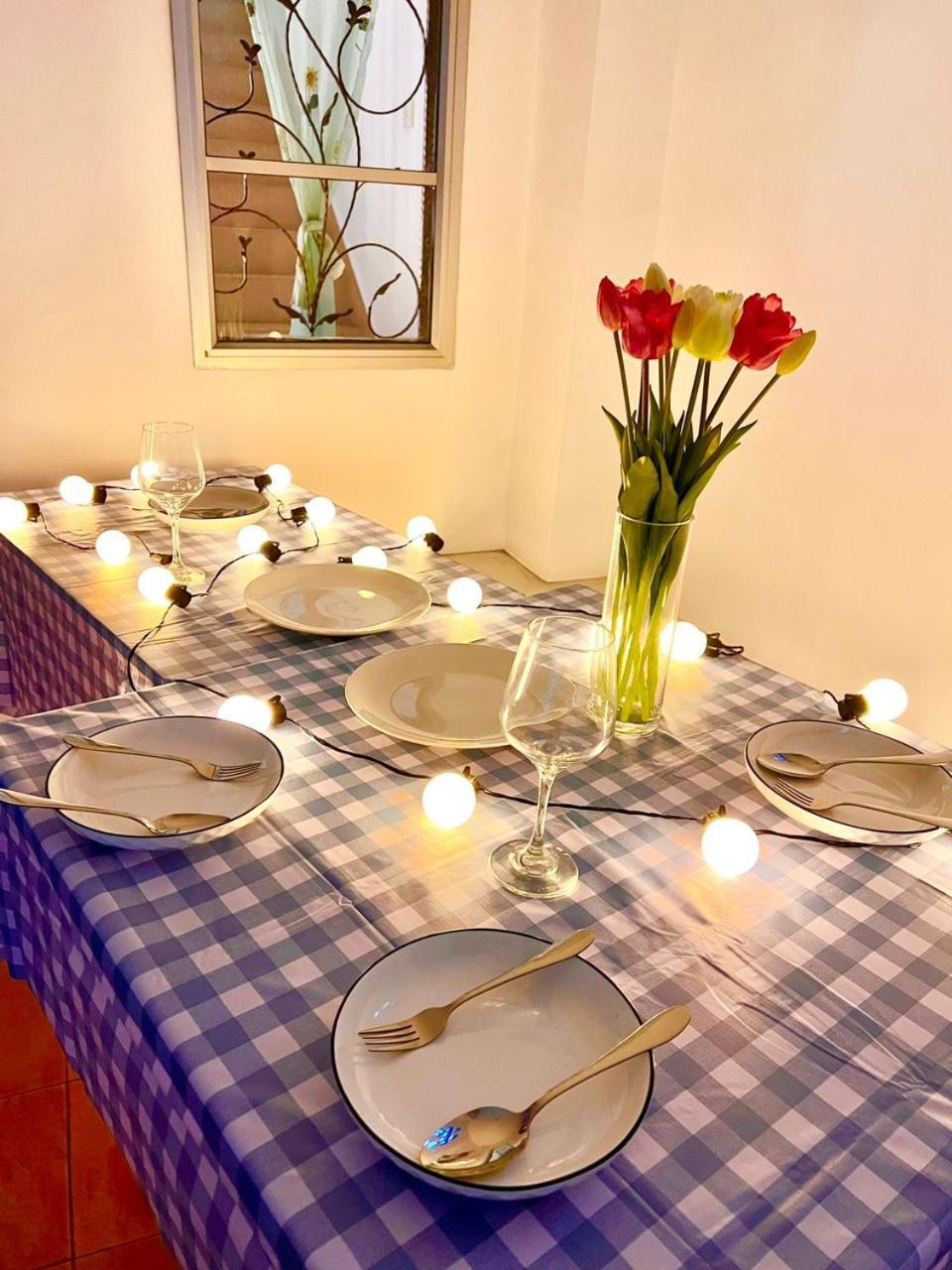 Comfort Cozy Landed House For Familiy 2room 8pax Bukit Indah Holiday home
